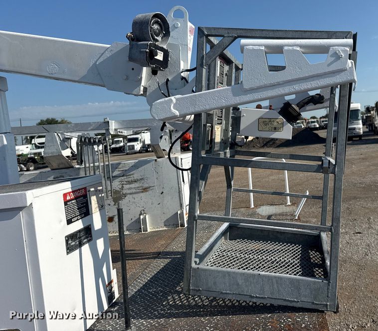 image for item NU9642 2011 Ford F550 Super Duty bucket truck