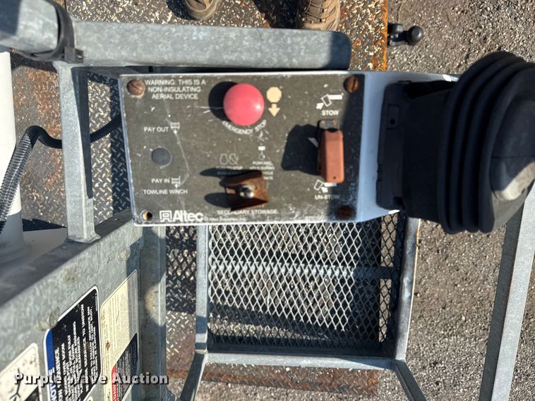 image for item NU9642 2011 Ford F550 Super Duty bucket truck