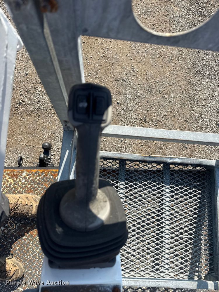 image for item NU9642 2011 Ford F550 Super Duty bucket truck