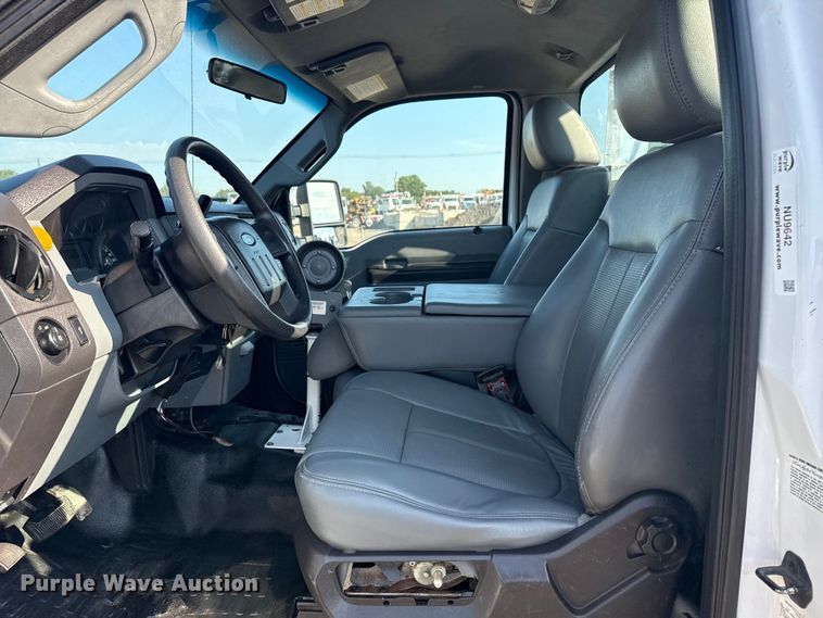 image for item NU9642 2011 Ford F550 Super Duty bucket truck