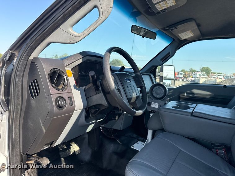 image for item NU9642 2011 Ford F550 Super Duty bucket truck