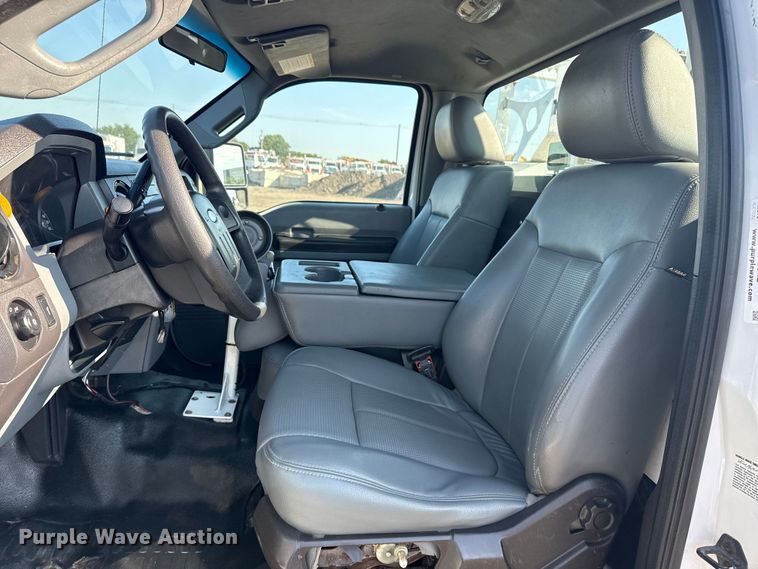 image for item NU9642 2011 Ford F550 Super Duty bucket truck