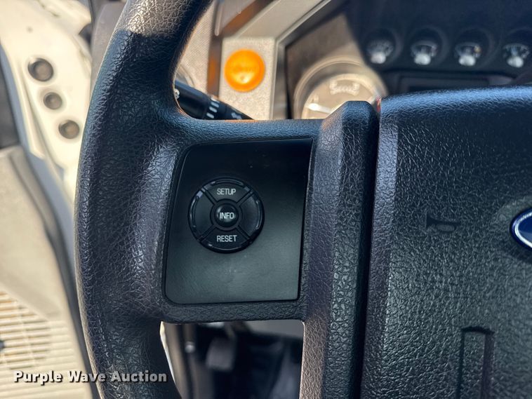 image for item NU9642 2011 Ford F550 Super Duty bucket truck