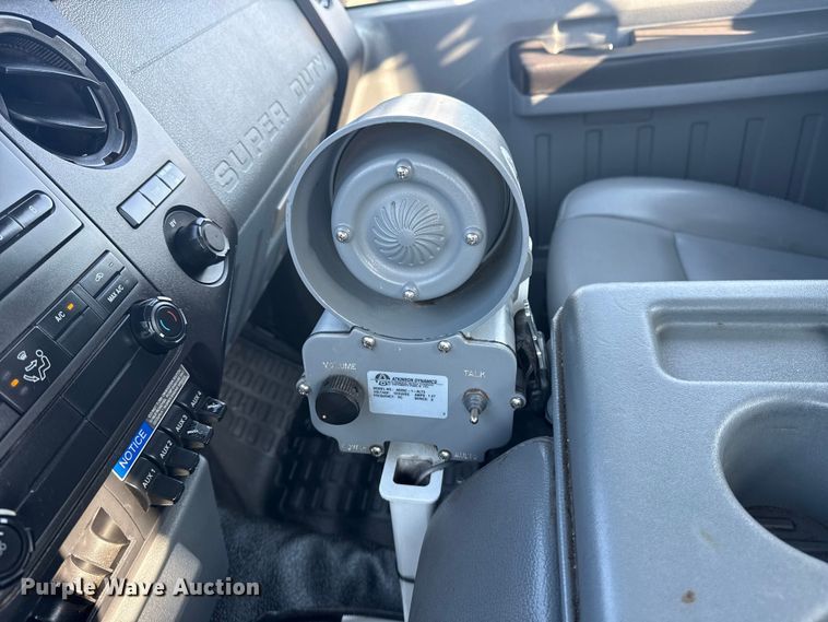 image for item NU9642 2011 Ford F550 Super Duty bucket truck