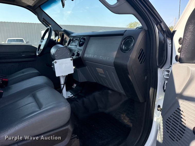 image for item NU9642 2011 Ford F550 Super Duty bucket truck