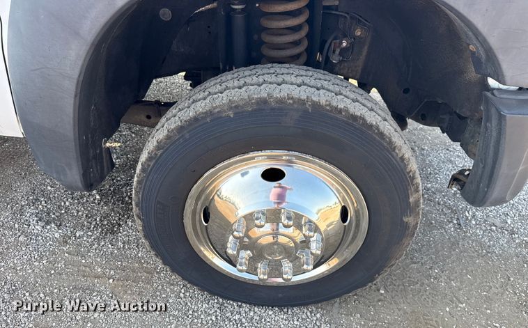 image for item NU9642 2011 Ford F550 Super Duty bucket truck