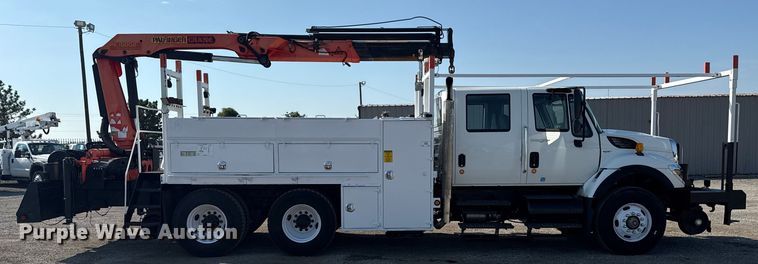 image for item NU9643 2010 International 7500 crane truck