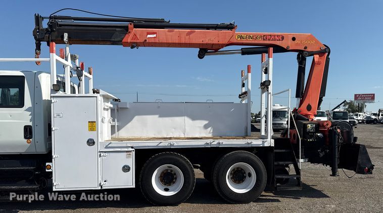 image for item NU9643 2010 International 7500 crane truck