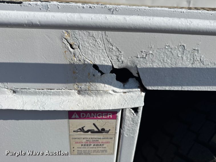 image for item NU9643 2010 International 7500 crane truck