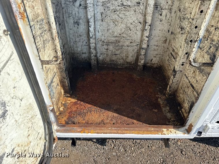 image for item NU9643 2010 International 7500 crane truck