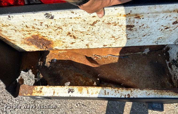 image for item NU9643 2010 International 7500 crane truck