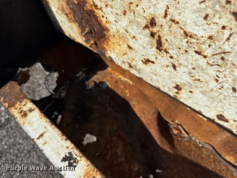 image for item NU9643 2010 International 7500 crane truck