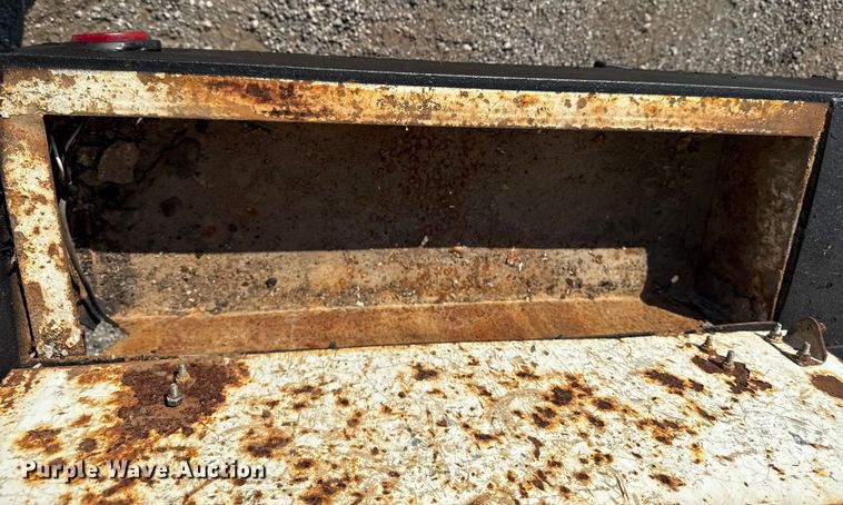 image for item NU9643 2010 International 7500 crane truck