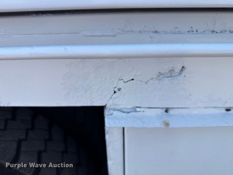 image for item NU9643 2010 International 7500 crane truck