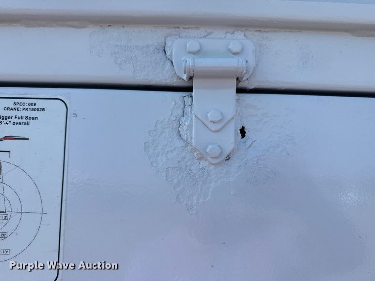 image for item NU9643 2010 International 7500 crane truck