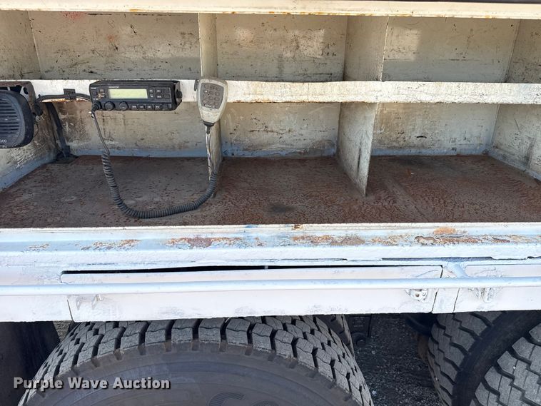 image for item NU9643 2010 International 7500 crane truck