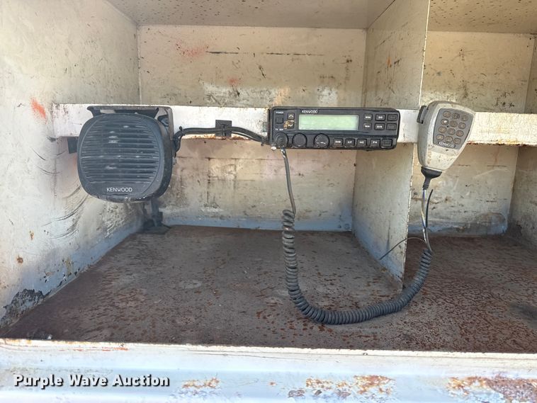 image for item NU9643 2010 International 7500 crane truck