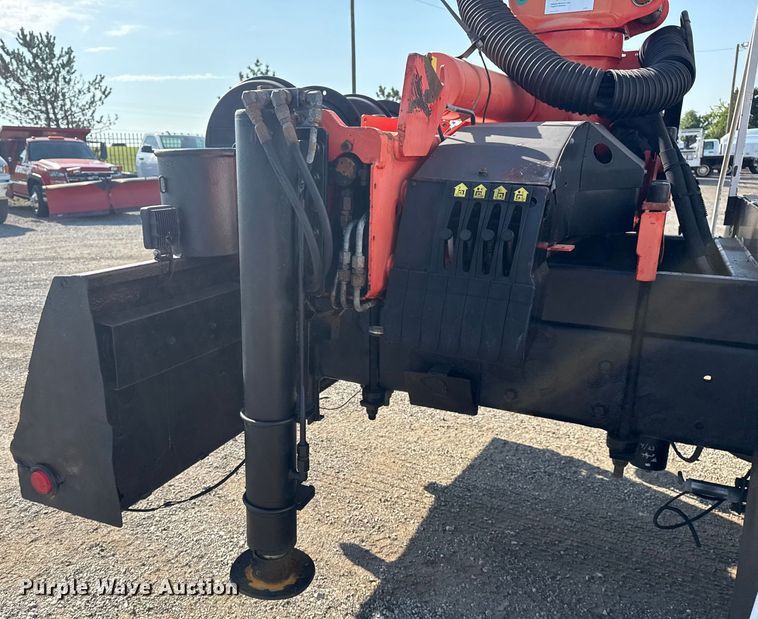 image for item NU9643 2010 International 7500 crane truck