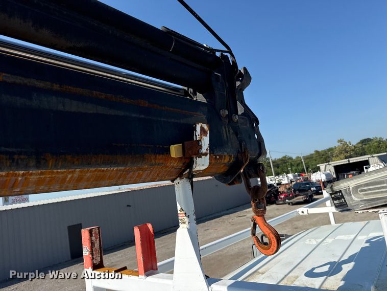 image for item NU9643 2010 International 7500 crane truck