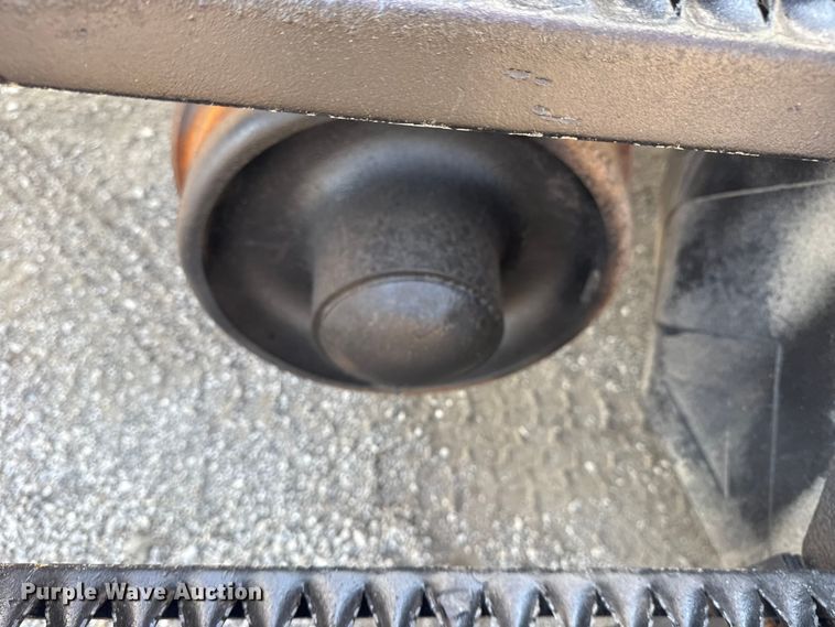 image for item NU9643 2010 International 7500 crane truck