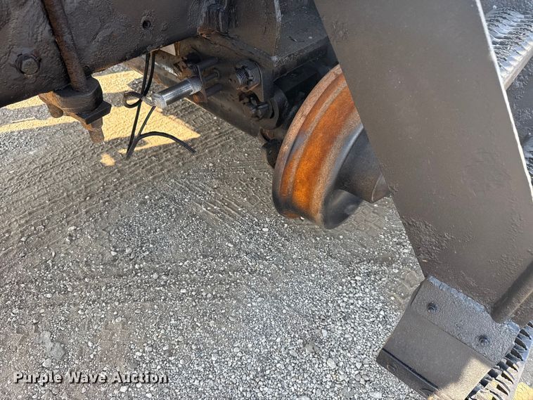 image for item NU9643 2010 International 7500 crane truck