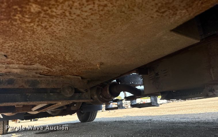 image for item NU9643 2010 International 7500 crane truck