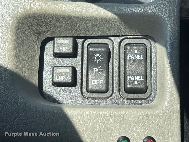 image for item NU9643 2010 International 7500 crane truck