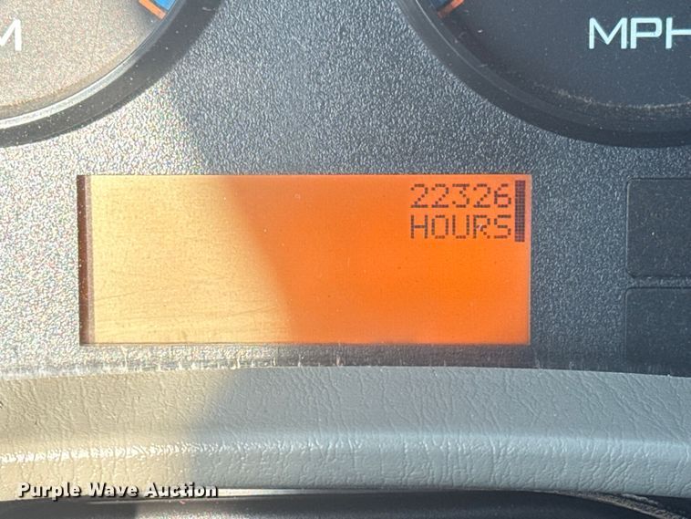 image for item NU9643 2010 International 7500 crane truck