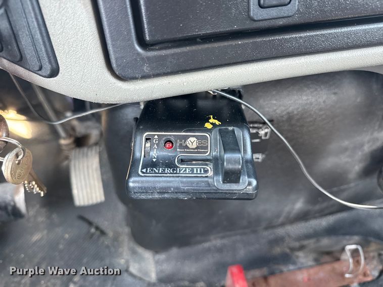 image for item NU9643 2010 International 7500 crane truck