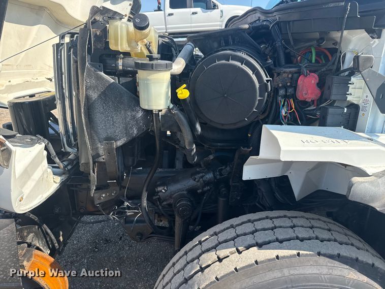 image for item NU9643 2010 International 7500 crane truck