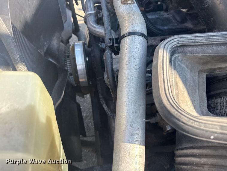 image for item NU9643 2010 International 7500 crane truck