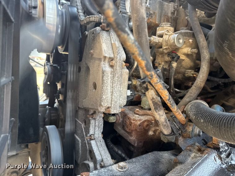 image for item NU9643 2010 International 7500 crane truck