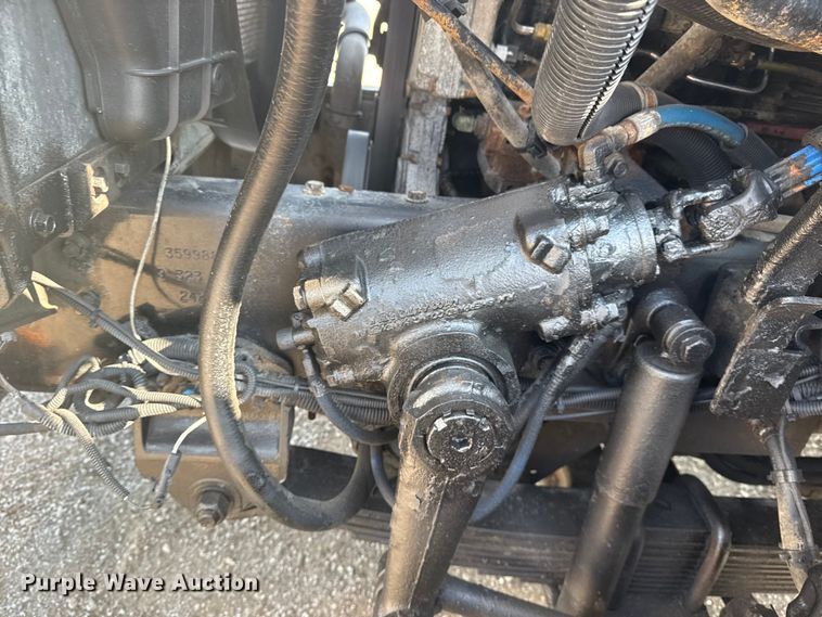 image for item NU9643 2010 International 7500 crane truck