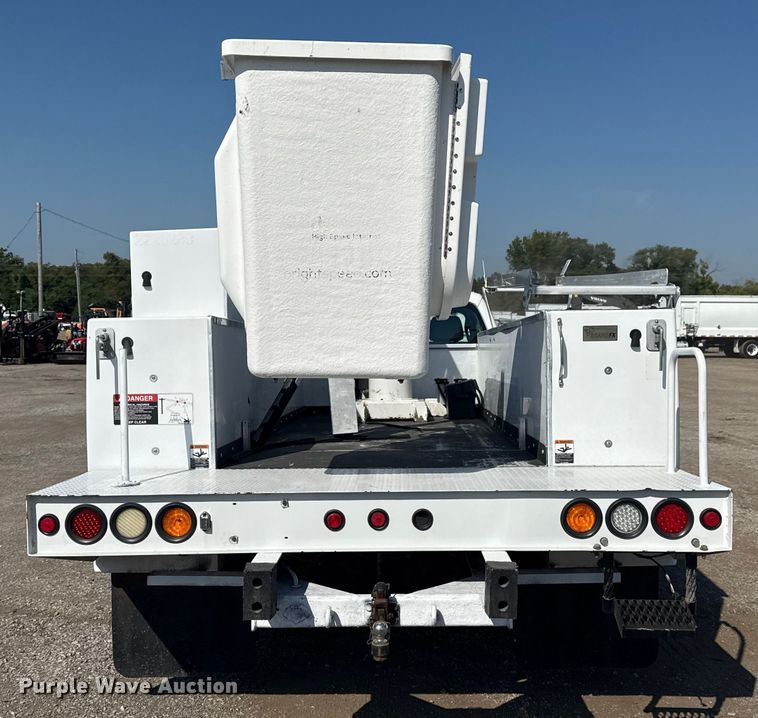 image for item NU9644 2012 Ford F450 Super Duty bucket truck