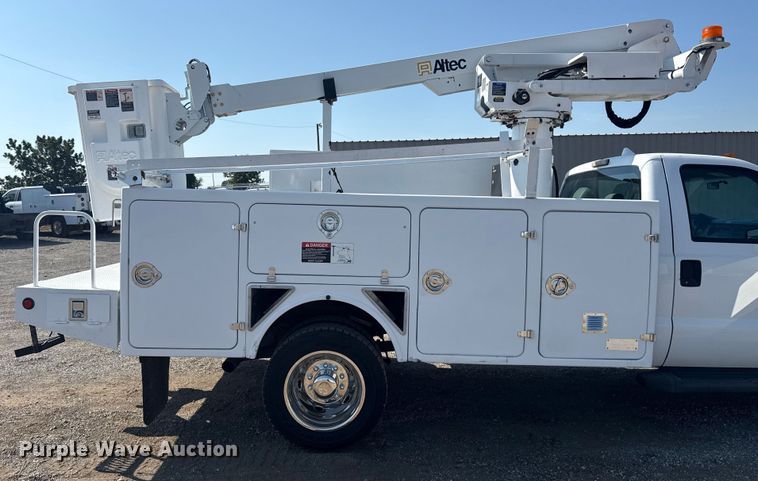 image for item NU9644 2012 Ford F450 Super Duty bucket truck