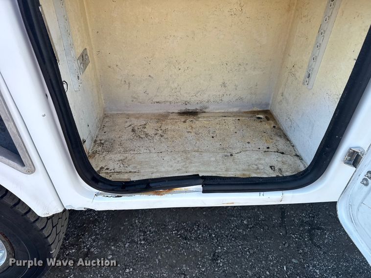 image for item NU9644 2012 Ford F450 Super Duty bucket truck