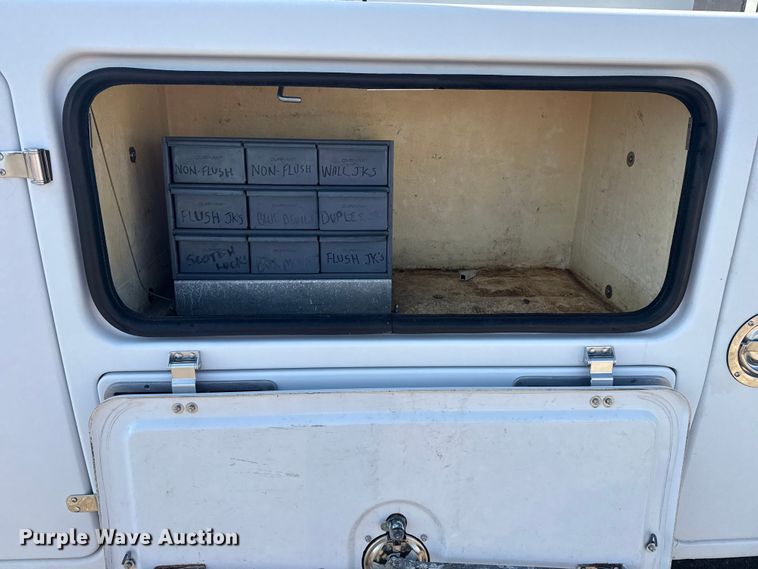 image for item NU9644 2012 Ford F450 Super Duty bucket truck