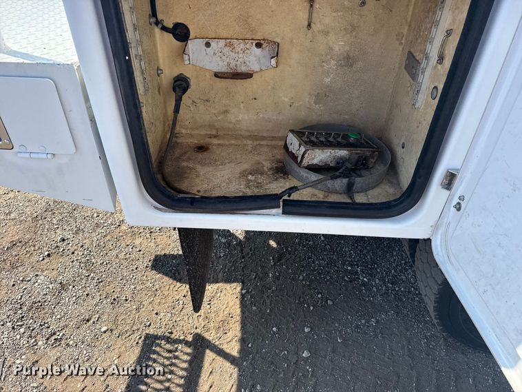 image for item NU9644 2012 Ford F450 Super Duty bucket truck