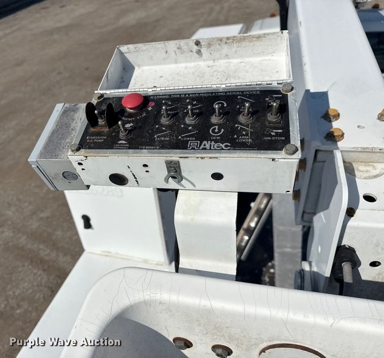 image for item NU9644 2012 Ford F450 Super Duty bucket truck