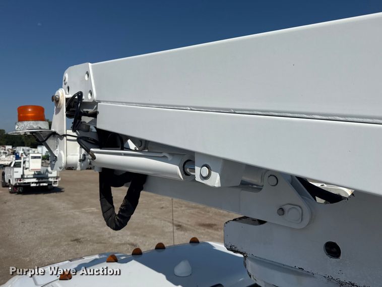 image for item NU9644 2012 Ford F450 Super Duty bucket truck