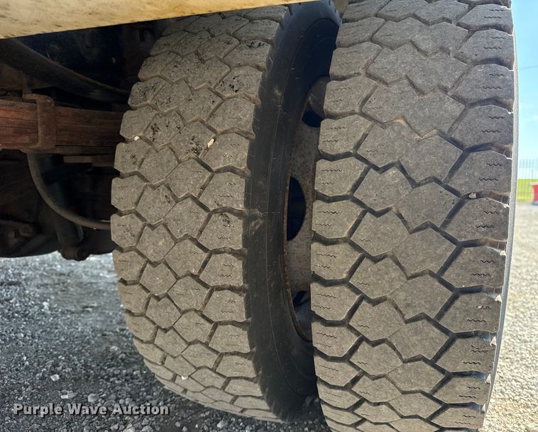 image for item NU9644 2012 Ford F450 Super Duty bucket truck