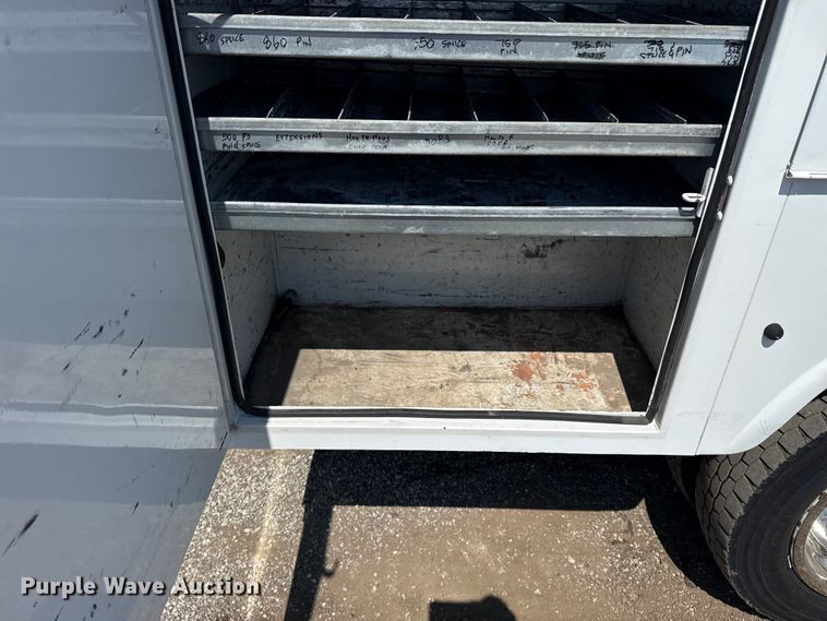 image for item NU9648 2017 Ford F450 Super Duty bucket truck