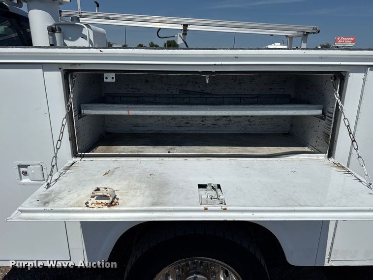image for item NU9648 2017 Ford F450 Super Duty bucket truck