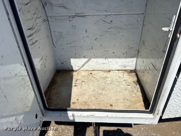 image for item NU9648 2017 Ford F450 Super Duty bucket truck