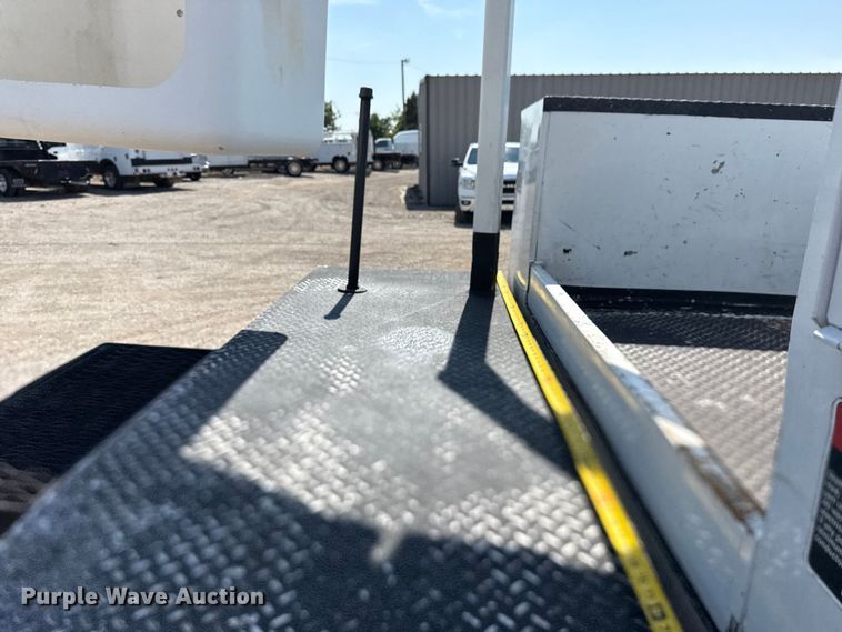 image for item NU9648 2017 Ford F450 Super Duty bucket truck