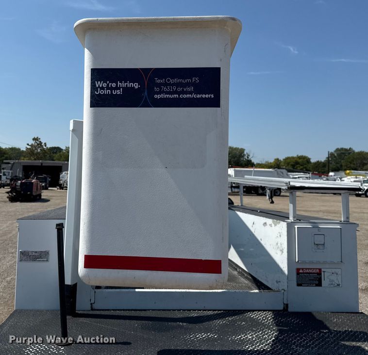 image for item NU9648 2017 Ford F450 Super Duty bucket truck