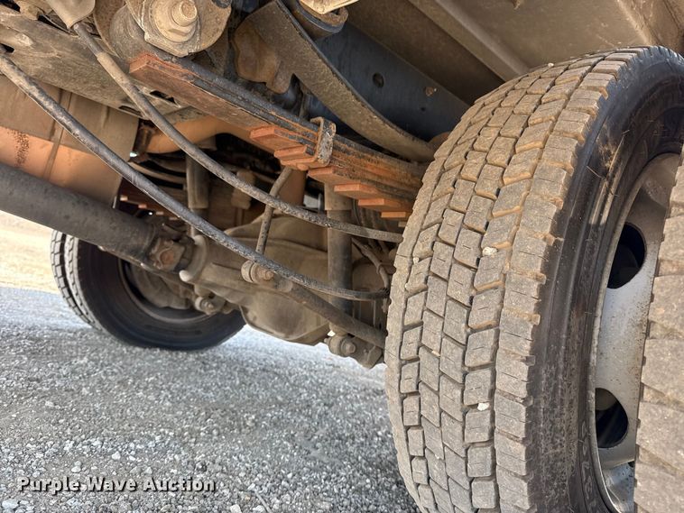 image for item NU9648 2017 Ford F450 Super Duty bucket truck