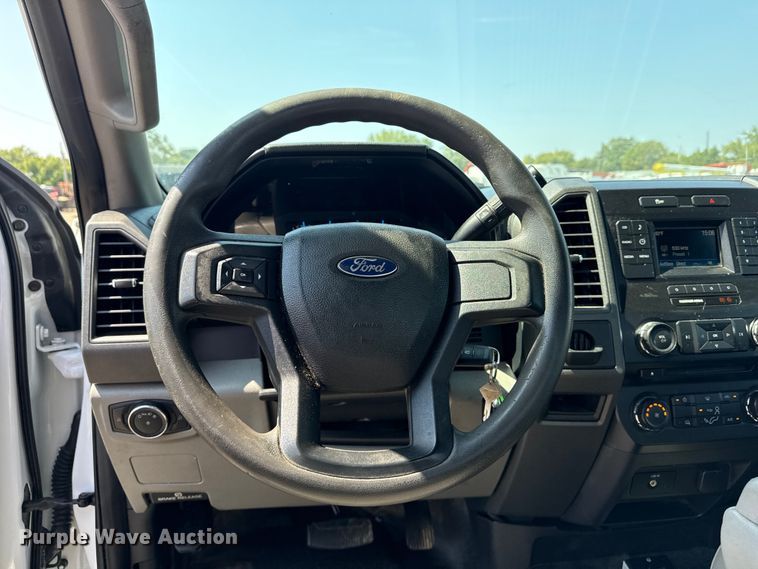 image for item NU9648 2017 Ford F450 Super Duty bucket truck