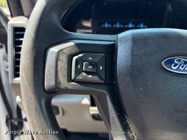 image for item NU9648 2017 Ford F450 Super Duty bucket truck