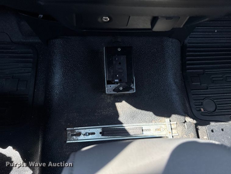 image for item NU9648 2017 Ford F450 Super Duty bucket truck